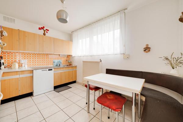 Jolie Maison individuelle, 3 chambres avec sous-sol et garage