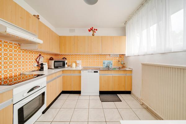 Jolie Maison individuelle, 3 chambres avec sous-sol et garage