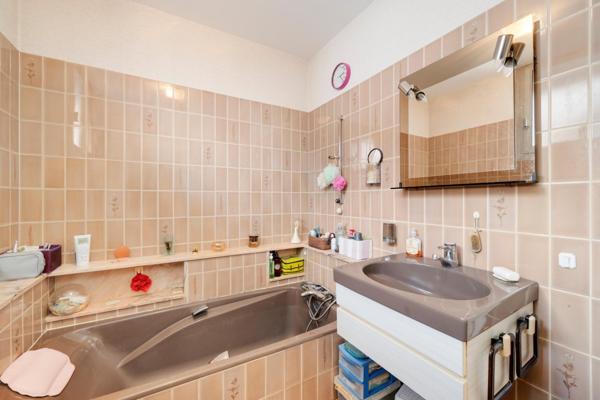 Jolie Maison individuelle, 3 chambres avec sous-sol et garage