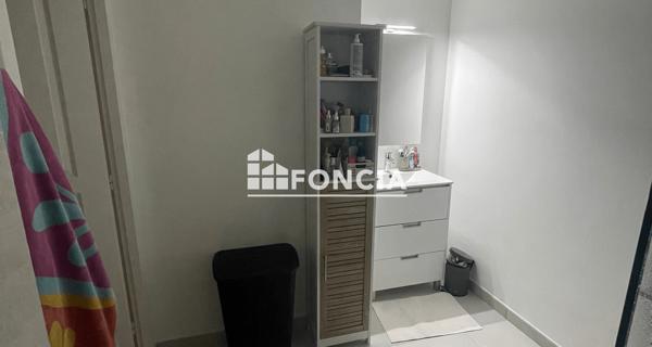 Location Appartement 12 pièces 40 m² - Saint-pierre-du-perray 91280