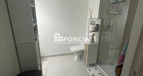 Location Appartement 12 pièces 40 m² - Saint-pierre-du-perray 91280