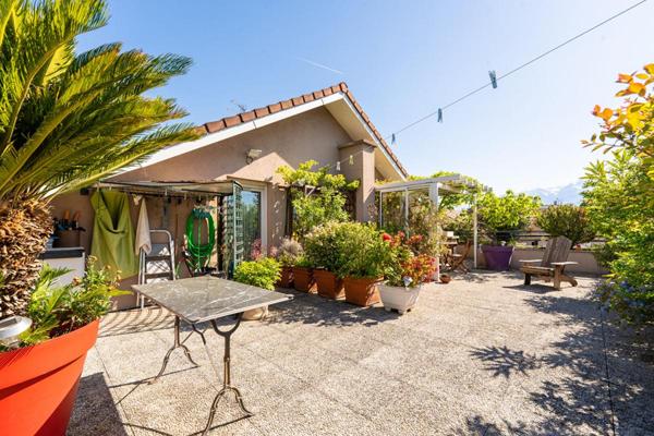 OPPORTUNITÉ RARE   APPARTEMENT T4 DERNIER ÉTAGE + TERRASSE PANORAMIQUE 65 m² GARAGE