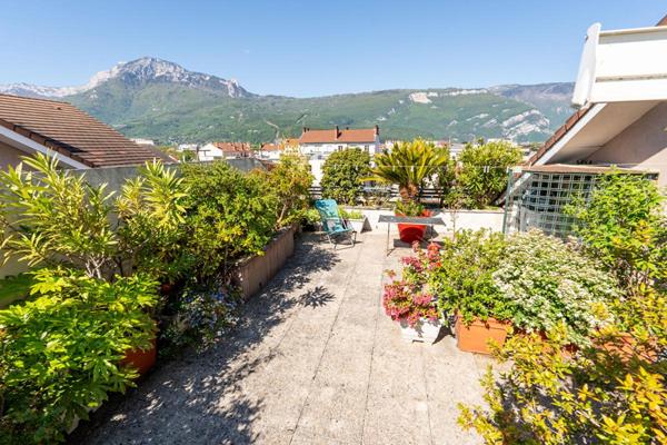 OPPORTUNITÉ RARE   APPARTEMENT T4 DERNIER ÉTAGE + TERRASSE PANORAMIQUE 65 m² GARAGE