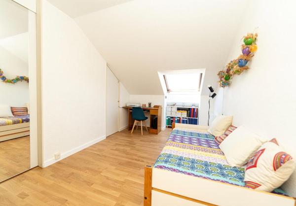 OPPORTUNITÉ RARE   APPARTEMENT T4 DERNIER ÉTAGE + TERRASSE PANORAMIQUE 65 m² GARAGE