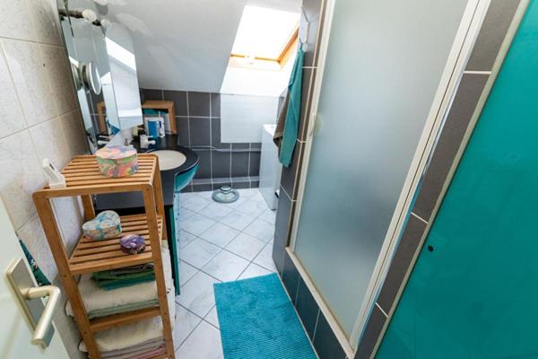 OPPORTUNITÉ RARE   APPARTEMENT T4 DERNIER ÉTAGE + TERRASSE PANORAMIQUE 65 m² GARAGE