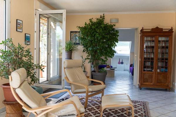 OPPORTUNITÉ RARE   APPARTEMENT T4 DERNIER ÉTAGE + TERRASSE PANORAMIQUE 65 m² GARAGE