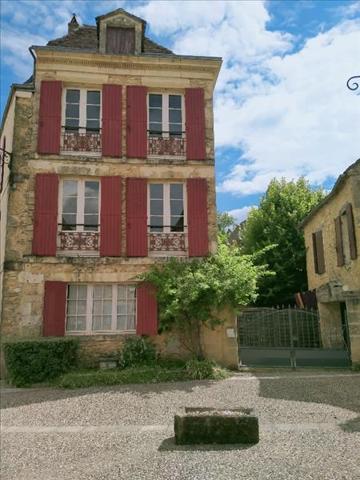 Maison à vendre |  Sainte-Alvère |  11 pièces | 210 m²