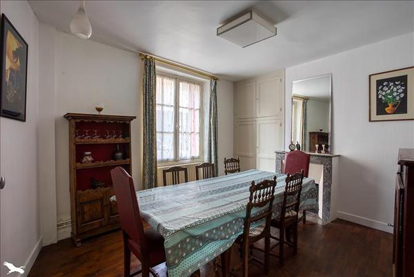 Maison à vendre |  Sainte-Alvère |  11 pièces | 210 m²