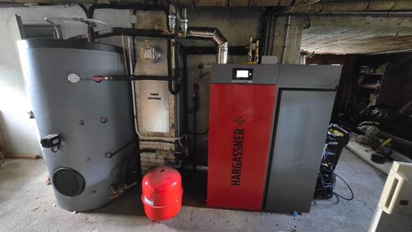 TERRAIN CLOS AVEC UNE GROTTE TROGLODITE