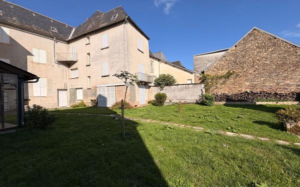 Maison à vendre    9 pièces •  Rignac