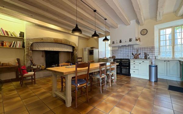 Maison à vendre    9 pièces •  Rignac