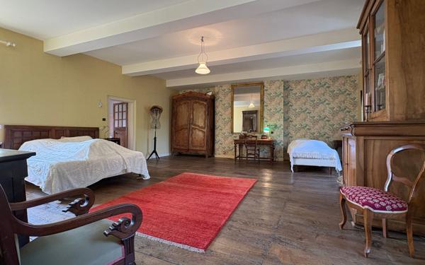 Maison à vendre    9 pièces •  Rignac