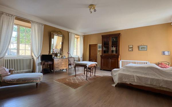 Maison à vendre    9 pièces •  Rignac