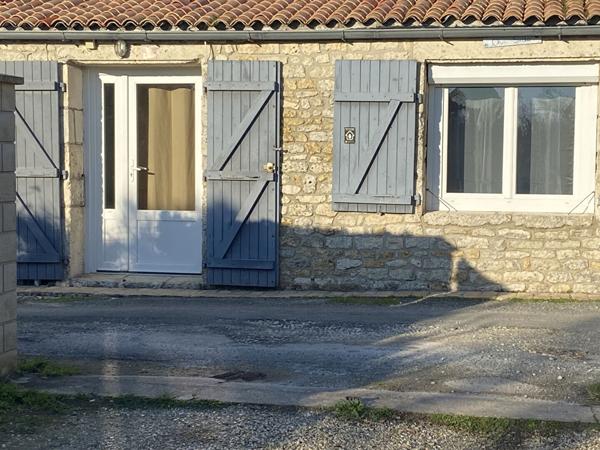 Dans un petit village typique proche de Saint-Pierre-d'Oléron