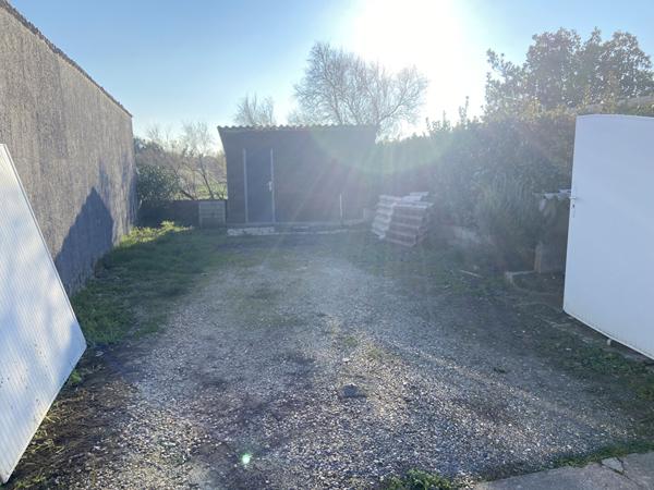 Dans un petit village typique proche de Saint-Pierre-d'Oléron