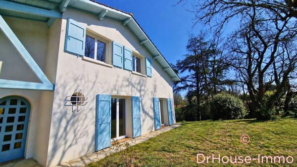 Maison à vendre 8 pièces de 215 m²