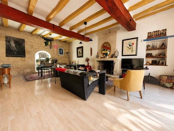 Chinon centre – Maison de caractère 250 m², 4 chambres, cour intérieure et verrière