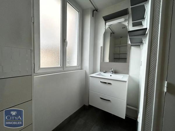 Appartement à louer 4 pièces 64.4m²