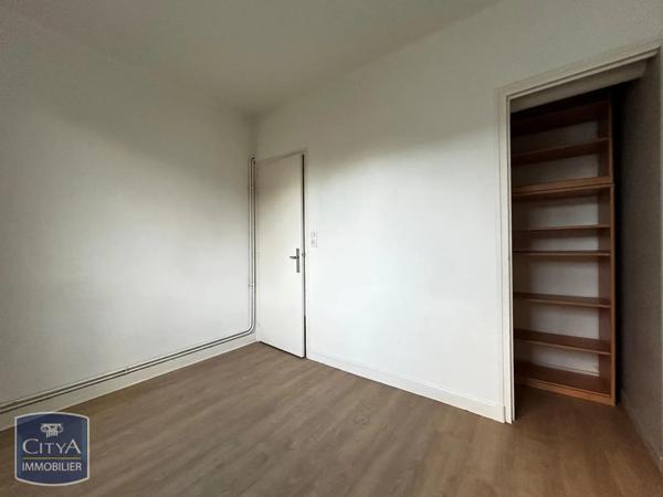 Appartement à louer 4 pièces 64.4m²