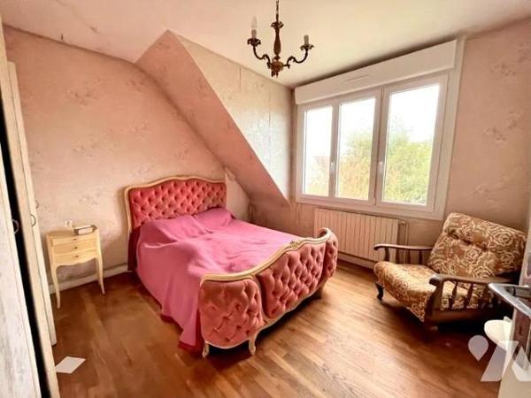 Au calme et à 300 m du port