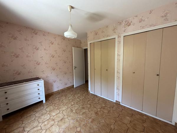 Maison de plain-pied avec garages et véranda - Au calme d'un village du Château-d'Oléron