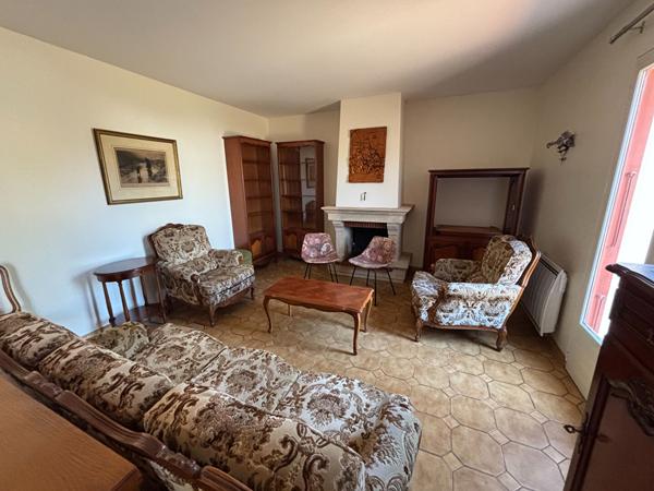 Maison de plain-pied avec garages et véranda - Au calme d'un village du Château-d'Oléron