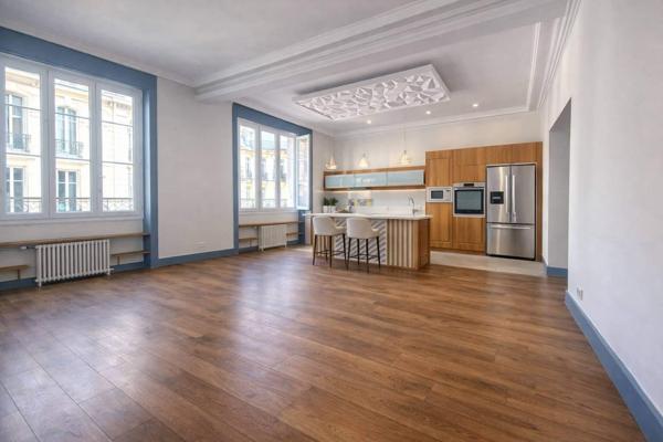 Orléans Hyper Centre, Appartement 4 pièces 96 m2, emplacement prenium