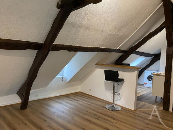 Studio meublé 20M² MANTES-LA-JOLIE proche gare MANTES STATION