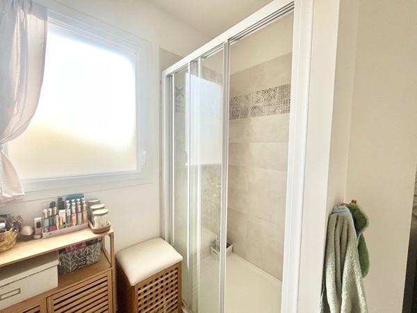 A VENDRE appartement Biéville Beuville 3 pièce(s) - vendu libre - belle orientation - jardin - terrasse - parkings