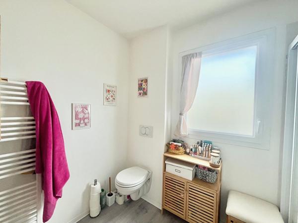 A VENDRE appartement Biéville Beuville 3 pièce(s) - vendu libre - belle orientation - jardin - terrasse - parkings