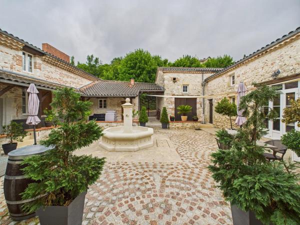 Ensemble immobilier de caractère à Penne-d’Agenais – Potentiel exceptionnel