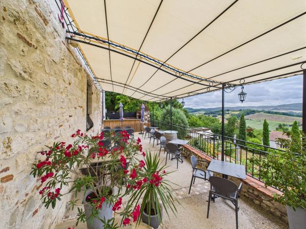 Ensemble immobilier de caractère à Penne-d’Agenais – Potentiel exceptionnel
