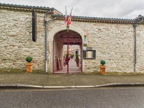 Ensemble immobilier de caractère à Penne-d’Agenais – Potentiel exceptionnel