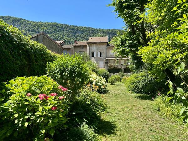 Appartements à vendre 7 pièces NANTUA (01)