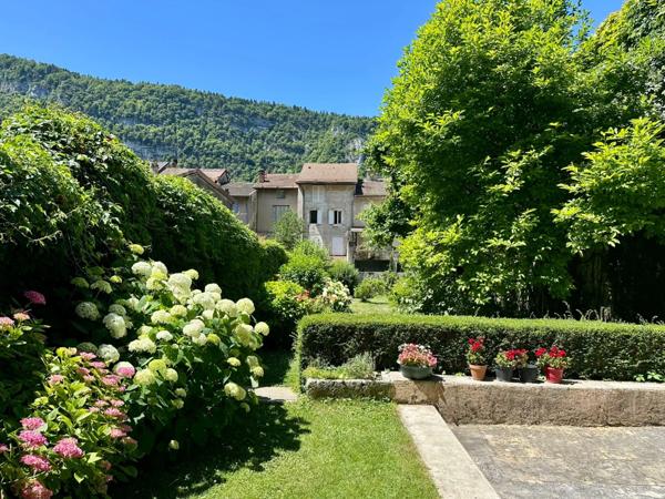 Appartements à vendre 7 pièces NANTUA (01)