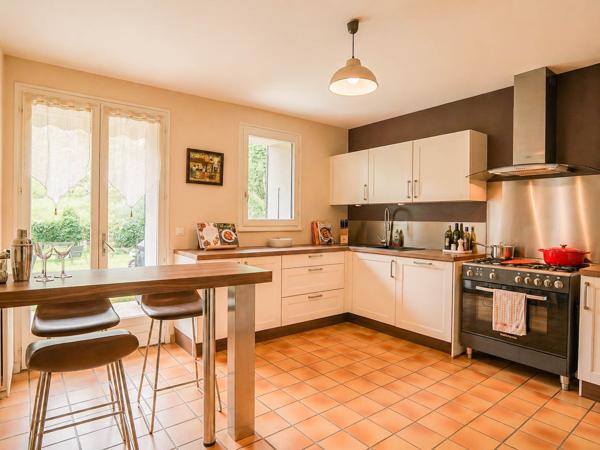 Maison 6 pièces - 196 m²