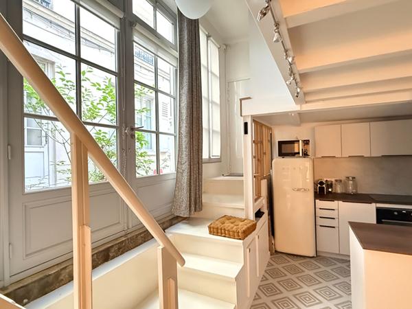 Loft Paris SAINT PAUL - BASTILLE - LE MARAIS / 54 m2