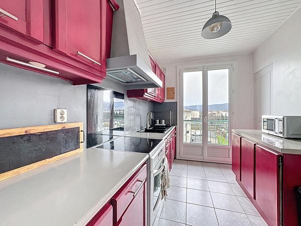 Bourg-Lès-Valence, appartement T3 meublé 65m²