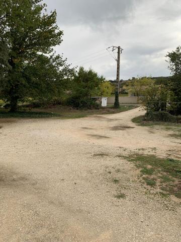 BEL APPARTEMENT AU CENTRE DU VILLAGE - CLIMATISATION et POELE A GRANULES