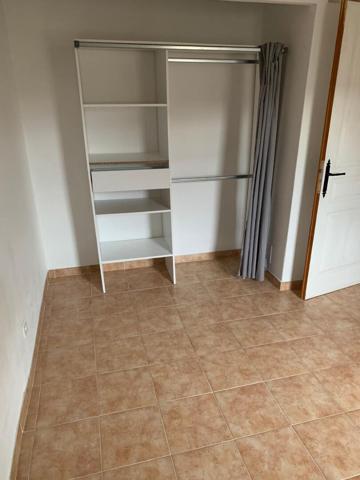 BEL APPARTEMENT AU CENTRE DU VILLAGE - CLIMATISATION et POELE A GRANULES