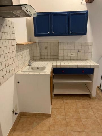BEL APPARTEMENT AU CENTRE DU VILLAGE - CLIMATISATION et POELE A GRANULES