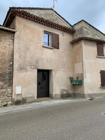 BEL APPARTEMENT AU CENTRE DU VILLAGE - CLIMATISATION et POELE A GRANULES