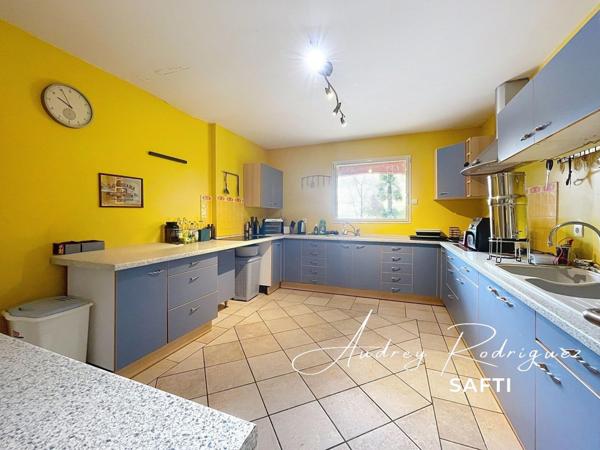 Maison familiale au calme avec piscine