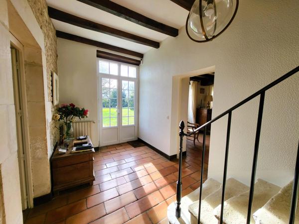 Élégante maison de maître charentaise avec grande piscine chauffée