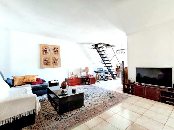 Appartement de ville 5 pièces 144m² ,climatisée avec grande terrasse