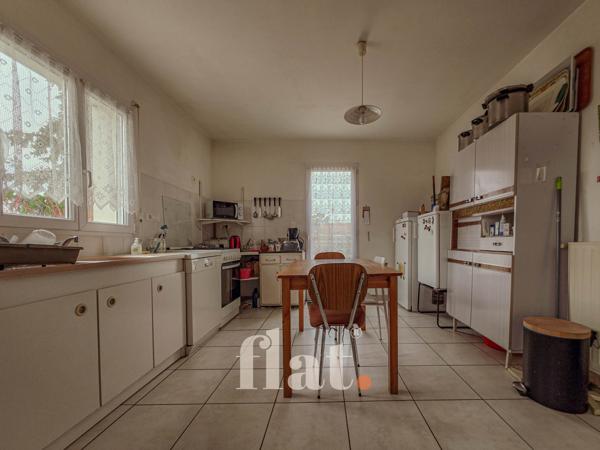 MAISON en impasse 3 CH + BUREAU + STUDIO INDEPENDANT + GARAGE