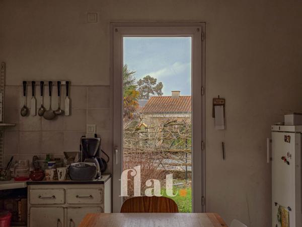 MAISON en impasse 3 CH + BUREAU + STUDIO INDEPENDANT + GARAGE