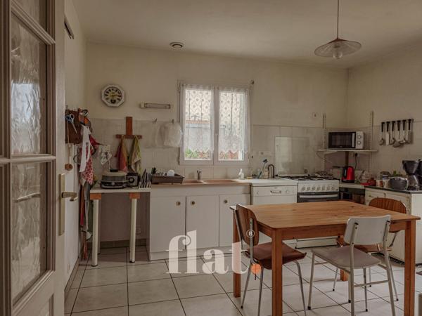 MAISON en impasse 3 CH + BUREAU + STUDIO INDEPENDANT + GARAGE