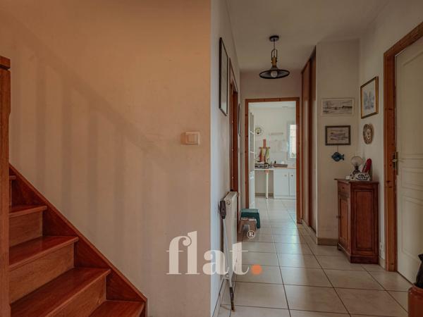 MAISON en impasse 3 CH + BUREAU + STUDIO INDEPENDANT + GARAGE