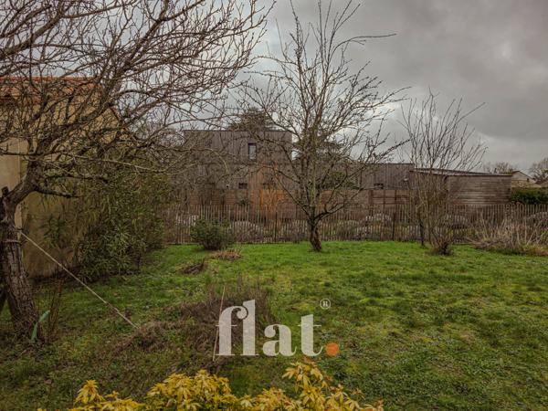 MAISON en impasse 3 CH + BUREAU + STUDIO INDEPENDANT + GARAGE